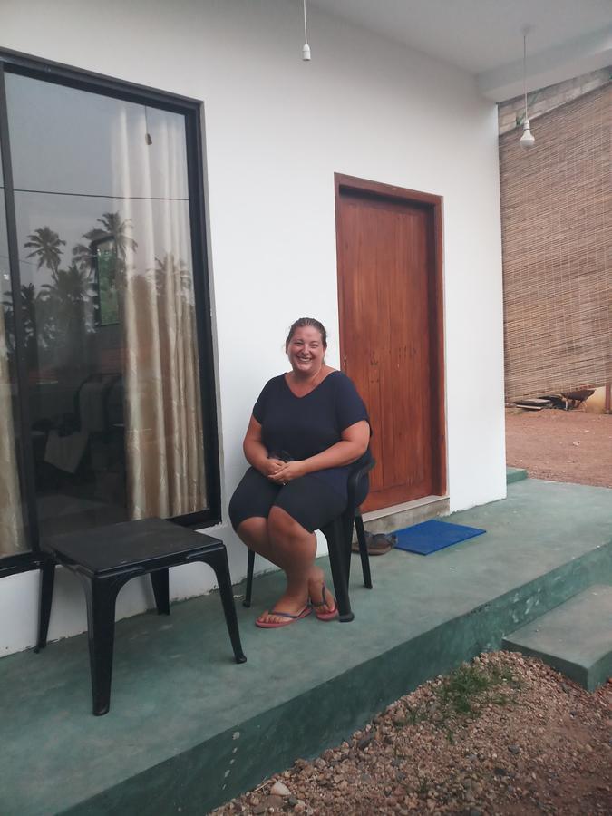 Dolphin Cottage Mirissa Esterno foto