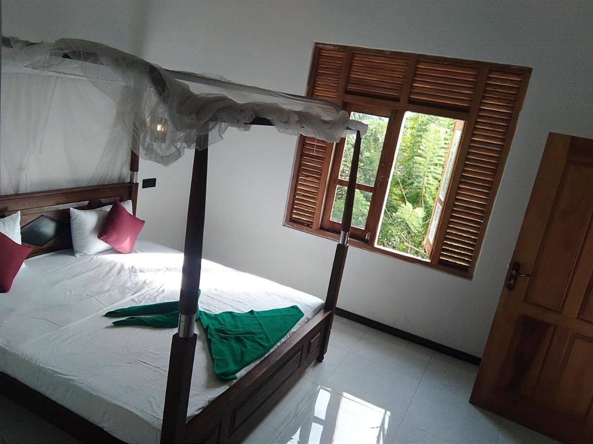 Dolphin Cottage Mirissa Esterno foto
