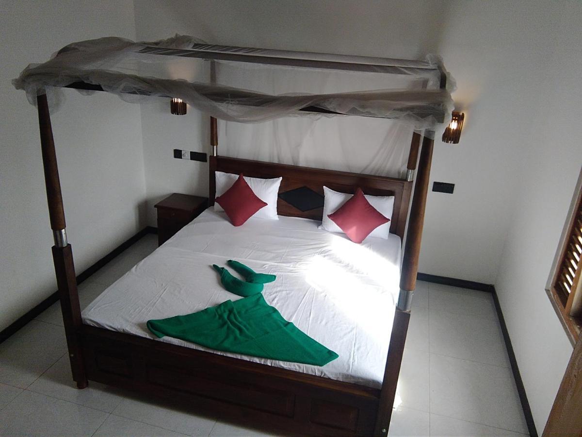 Dolphin Cottage Mirissa Esterno foto